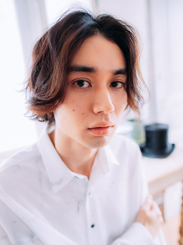 メンズセンターパート 群馬県高崎駅にある美容室 美容院 Stroke ストローク 高崎中居店