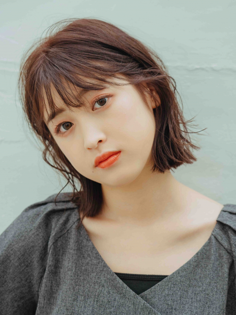 切りっぱなしボブスタイル